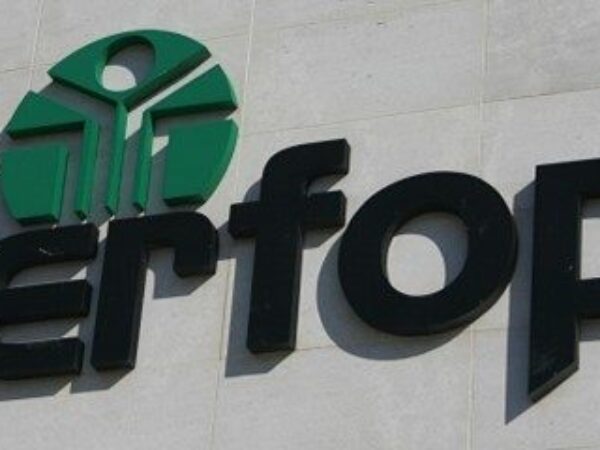 Logo Ierfop in facciata principale della sede di Cagliari.
